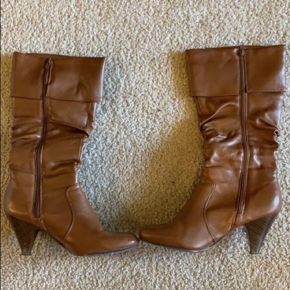 Brown heel boots size 9